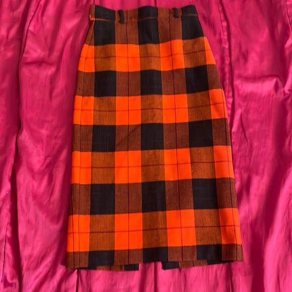 Zara Dresses & Skirts - Zara Midi Skirt 🧡